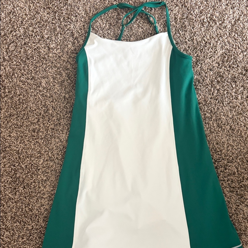 Chic Backless Dress in Green and White